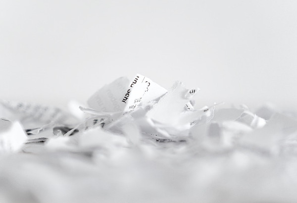 papel triturado por destructora de papel